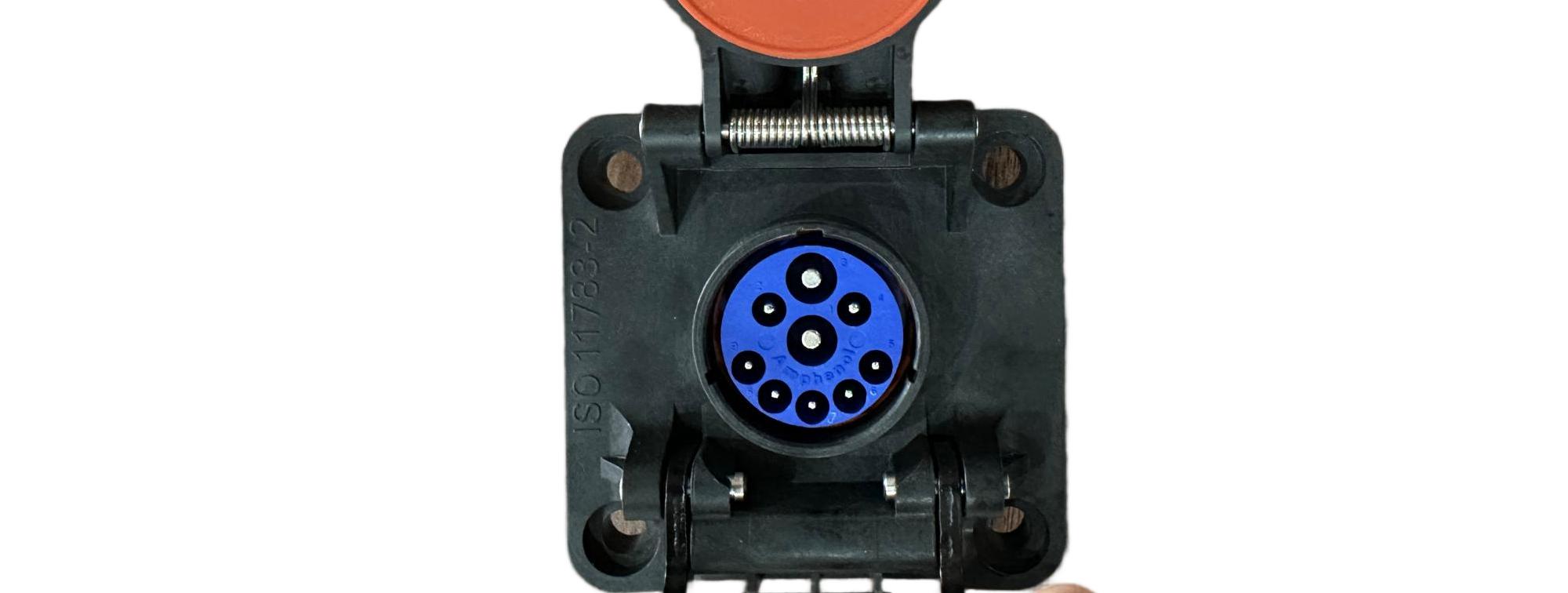 ISOBUS refitting cable and Basic ISOBUS equipment cable